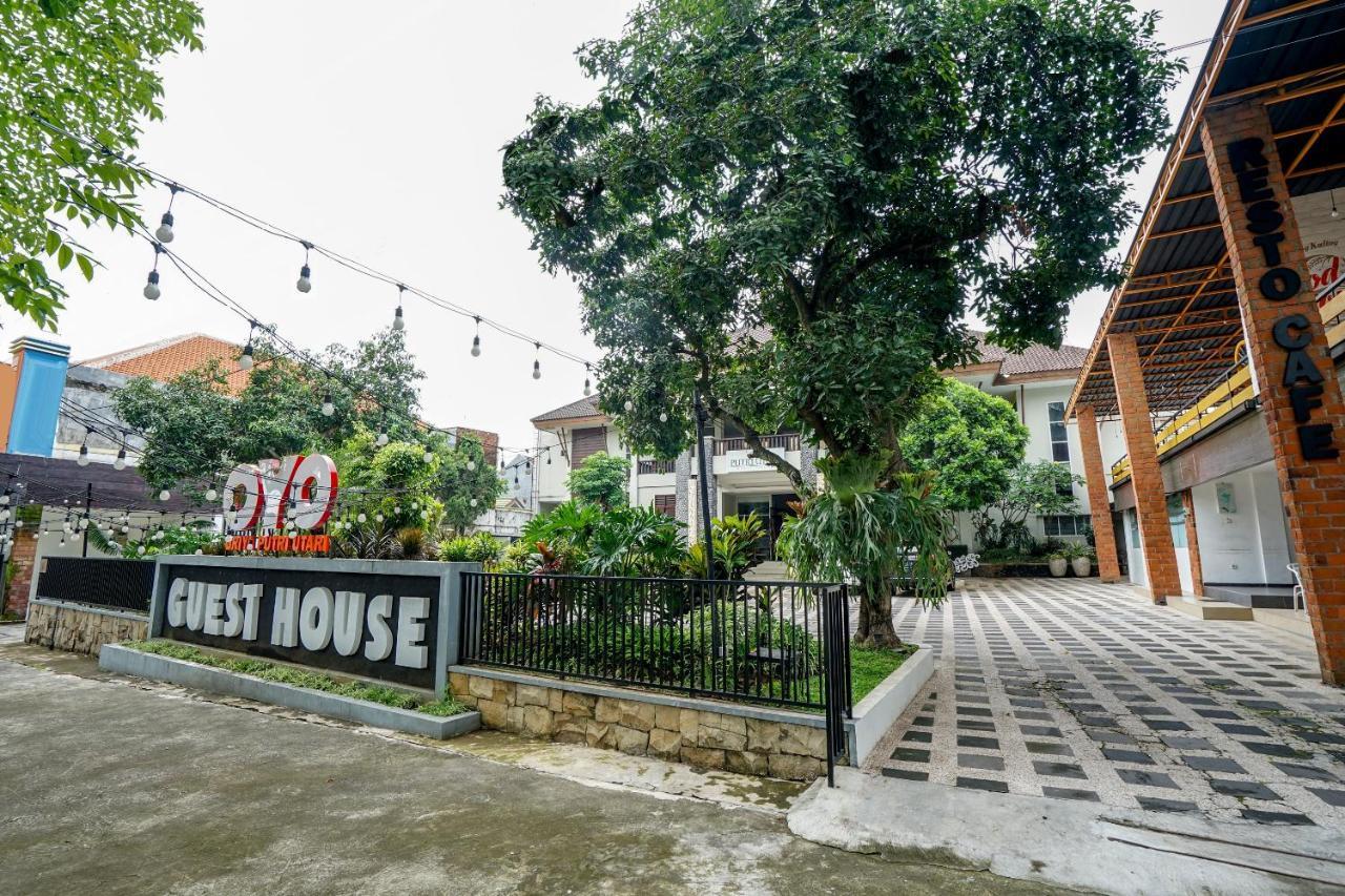 Oyo 282 Putri Utari Residence Malang Exterior photo