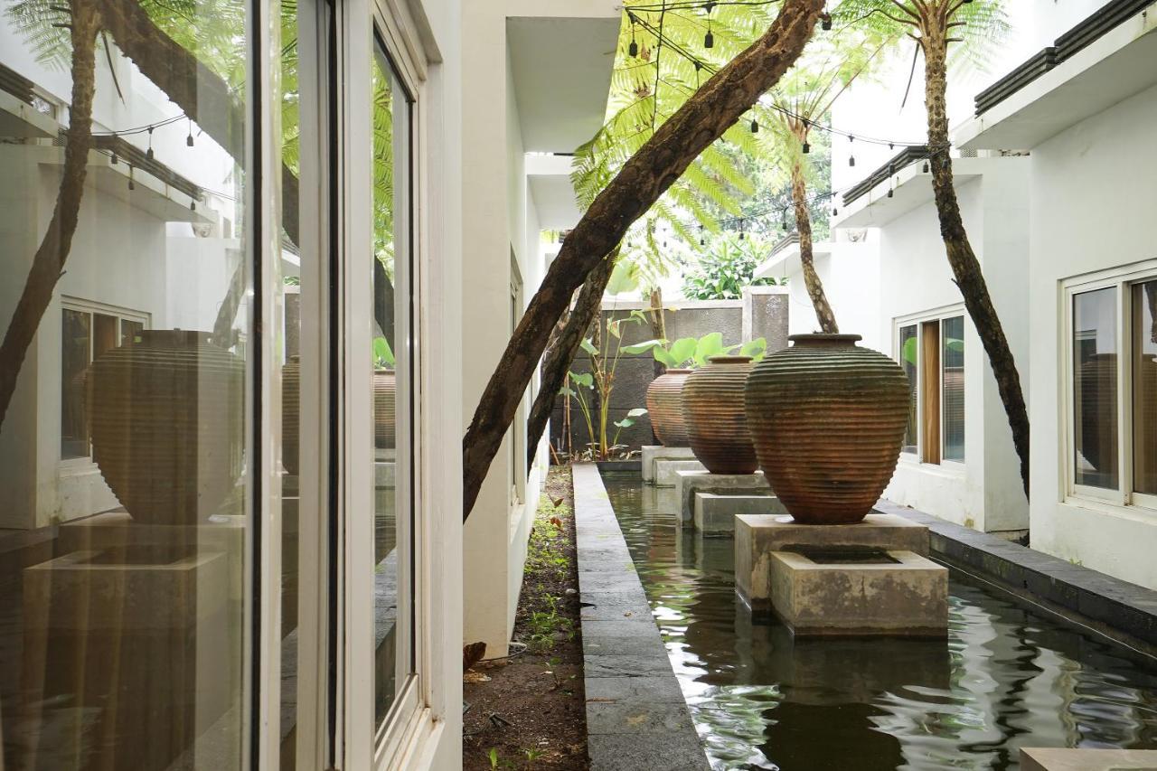 Oyo 282 Putri Utari Residence Malang Exterior photo