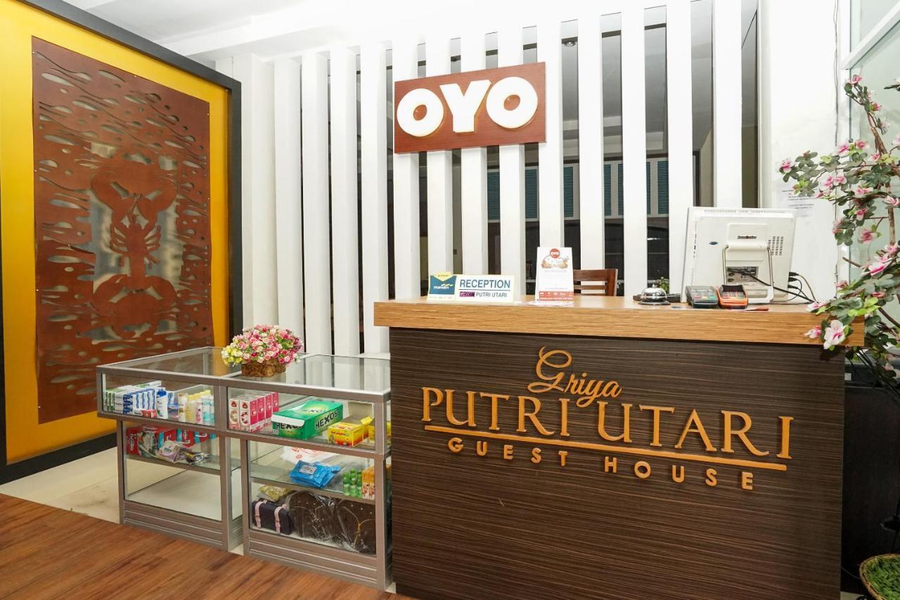 Oyo 282 Putri Utari Residence Malang Exterior photo